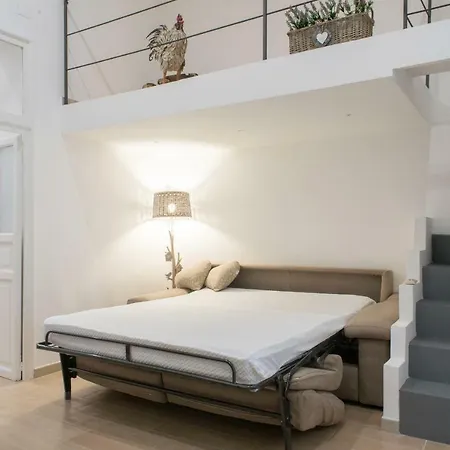 Casa Moneka Politeama Апартаменты *