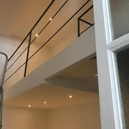 Casa Moneka Politeama *