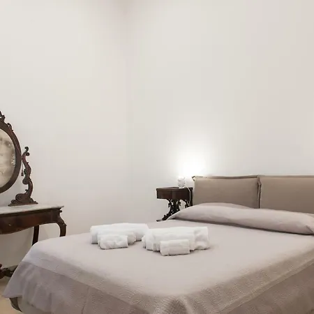 Casa Moneka Politeama